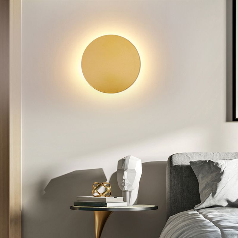 Arisha Minimalist Round Wall Mounted Lamp, Metal, Bedside/Living Room