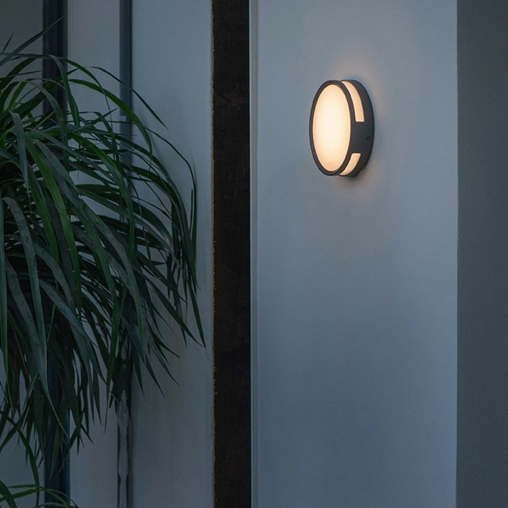 Ray Modern Round Metal Outdoor Waterproof Wall Lamp - Black