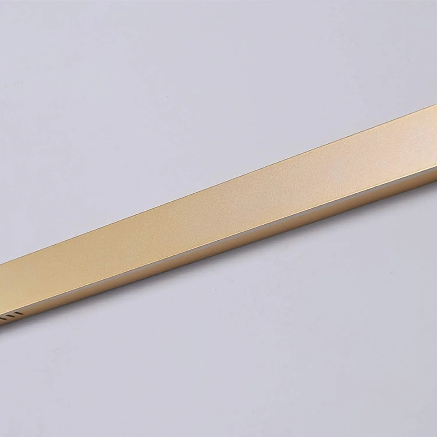 Gravo Minimalist Linear Metal Wall Lamp – Gold, Black, White