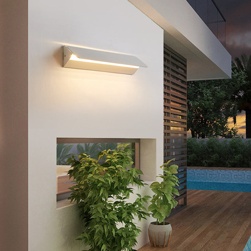Arisha Rotatable LED Indoor Metal Wall Lamp - White
