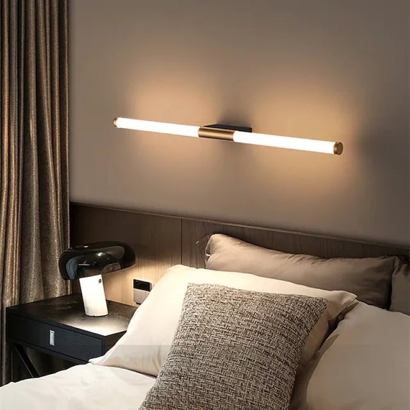 Moren Minimalist Linear Metal Wall Lamp in Gold