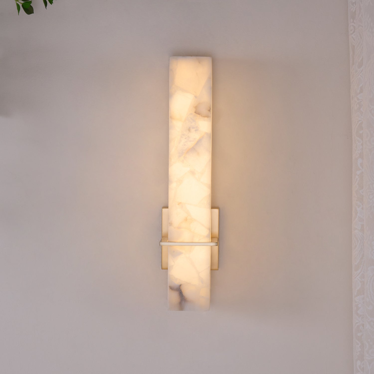 Ritta Modern Cuboid Wall Lamp in White Alabaster and Brass