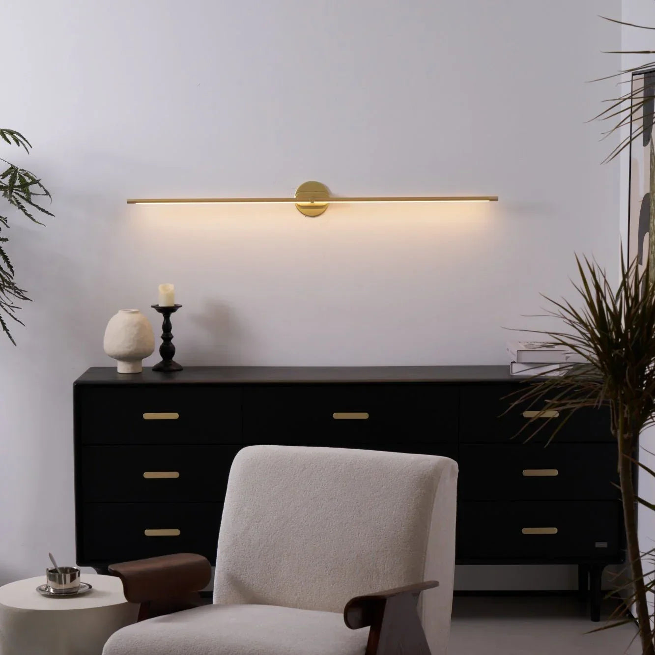 Ivox Minimalist Linear Wall Lamp – Gold & Black Finish