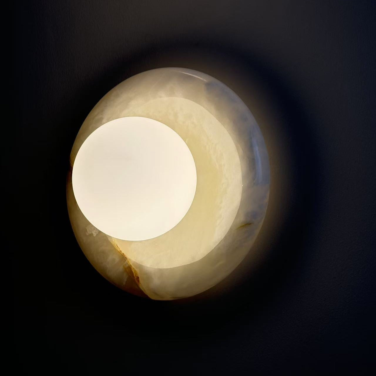 Hako Indoor Marble Wall Sconce
