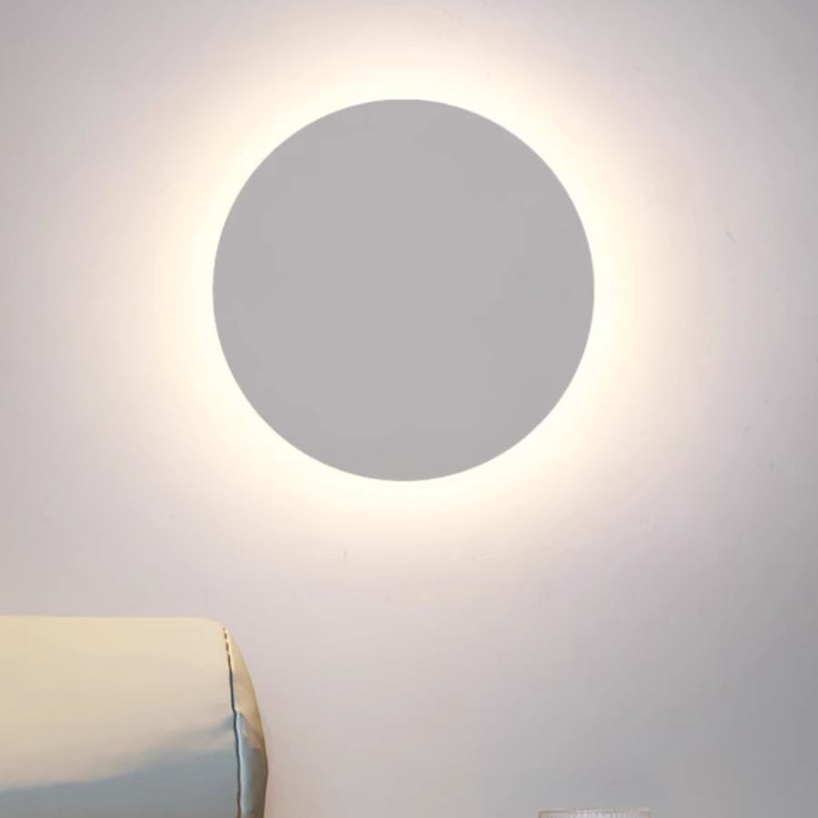Klyne Minimalist LED Outdoor Wall Lamp, Round or Square, Black or White
